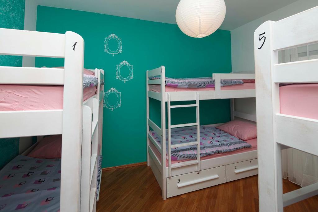 Pozitiv Hostel Zágráb Szoba fotó
