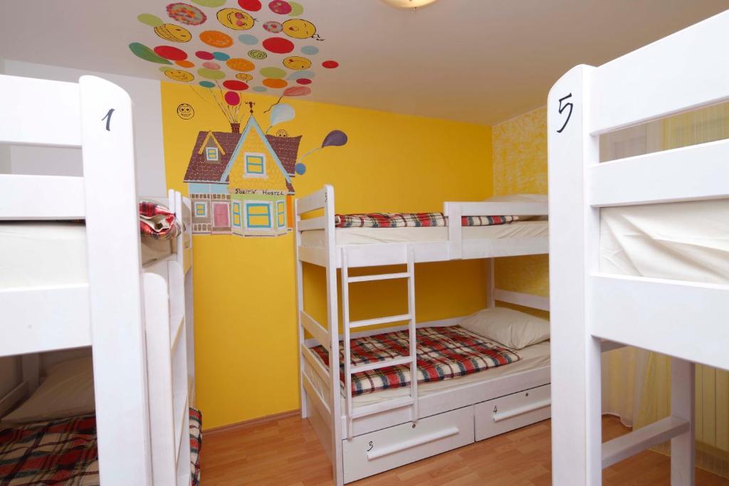 Pozitiv Hostel Zágráb Szoba fotó