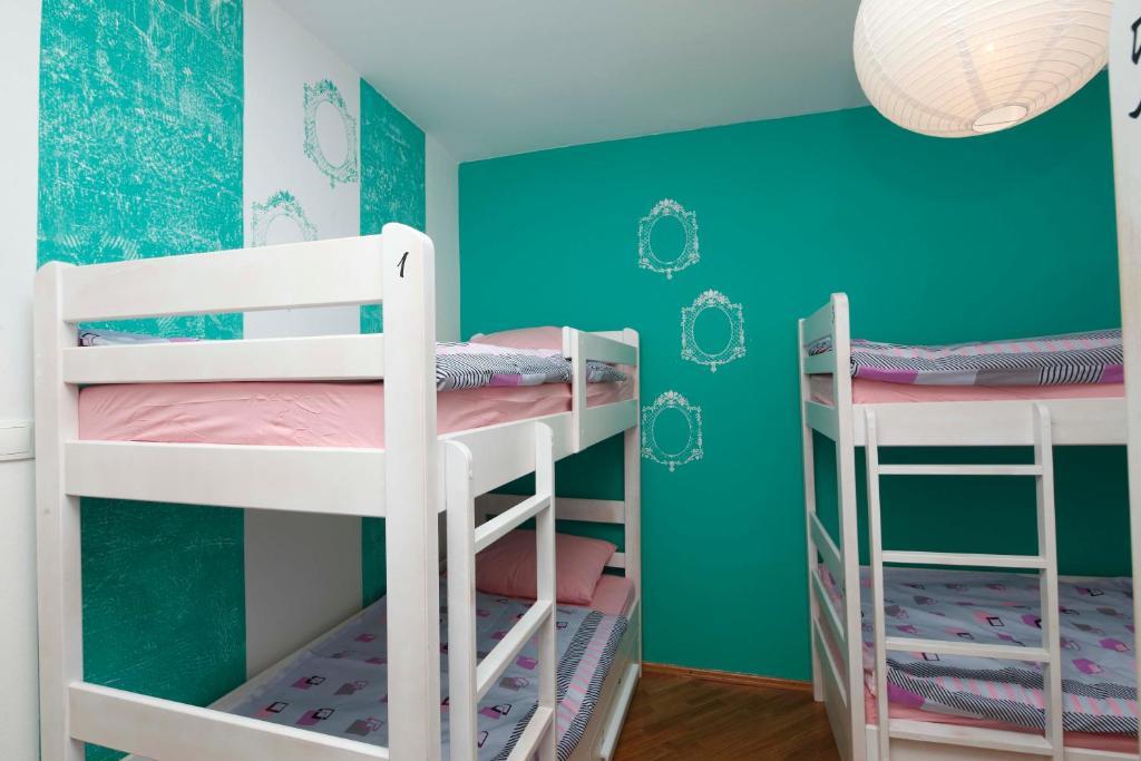 Pozitiv Hostel Zágráb Szoba fotó