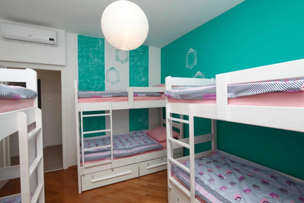 Pozitiv Hostel Zágráb Szoba fotó